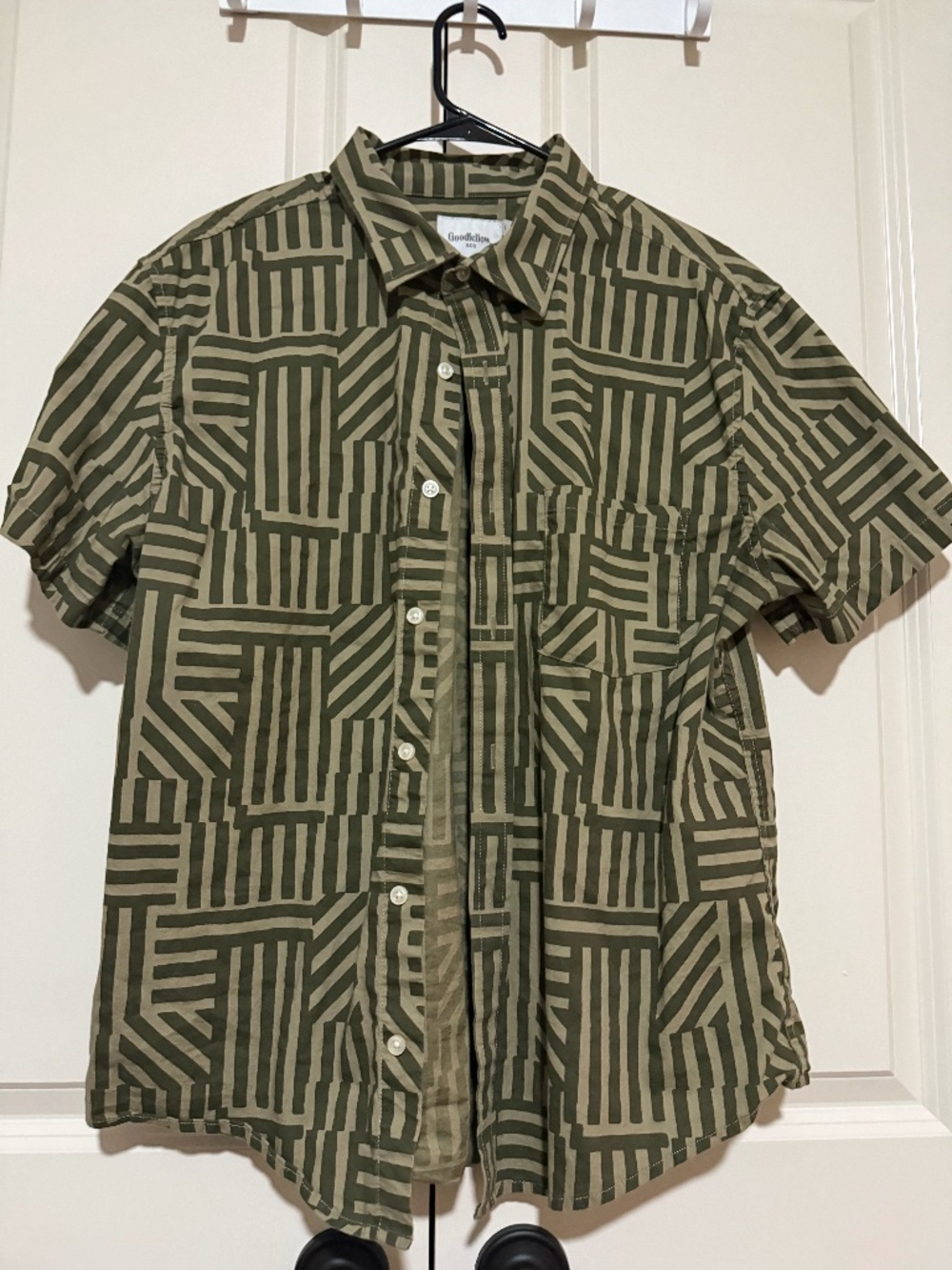 Goodfellow Green Pattern Short Sleeve Button Down Shirt - L